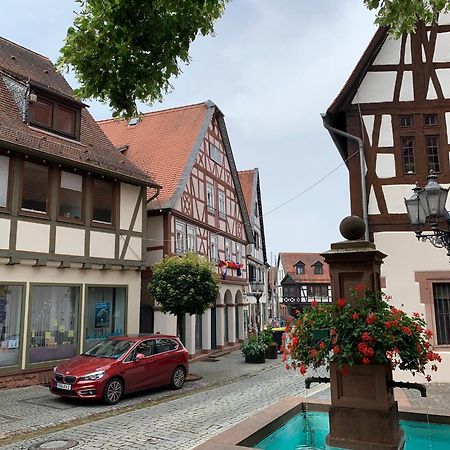 Apartment Am Historischen Rathaus 미헬슈타트 외부 사진