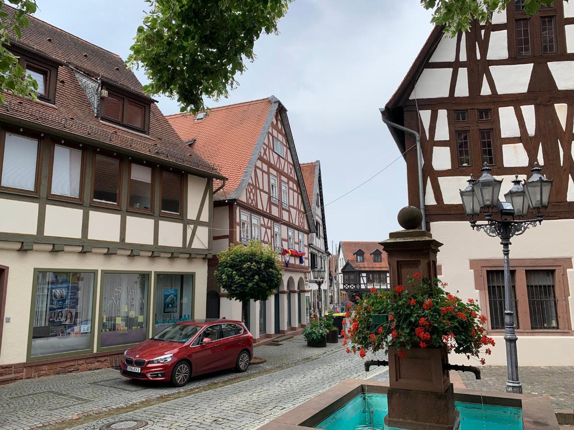 Apartment Am Historischen Rathaus 미헬슈타트 외부 사진