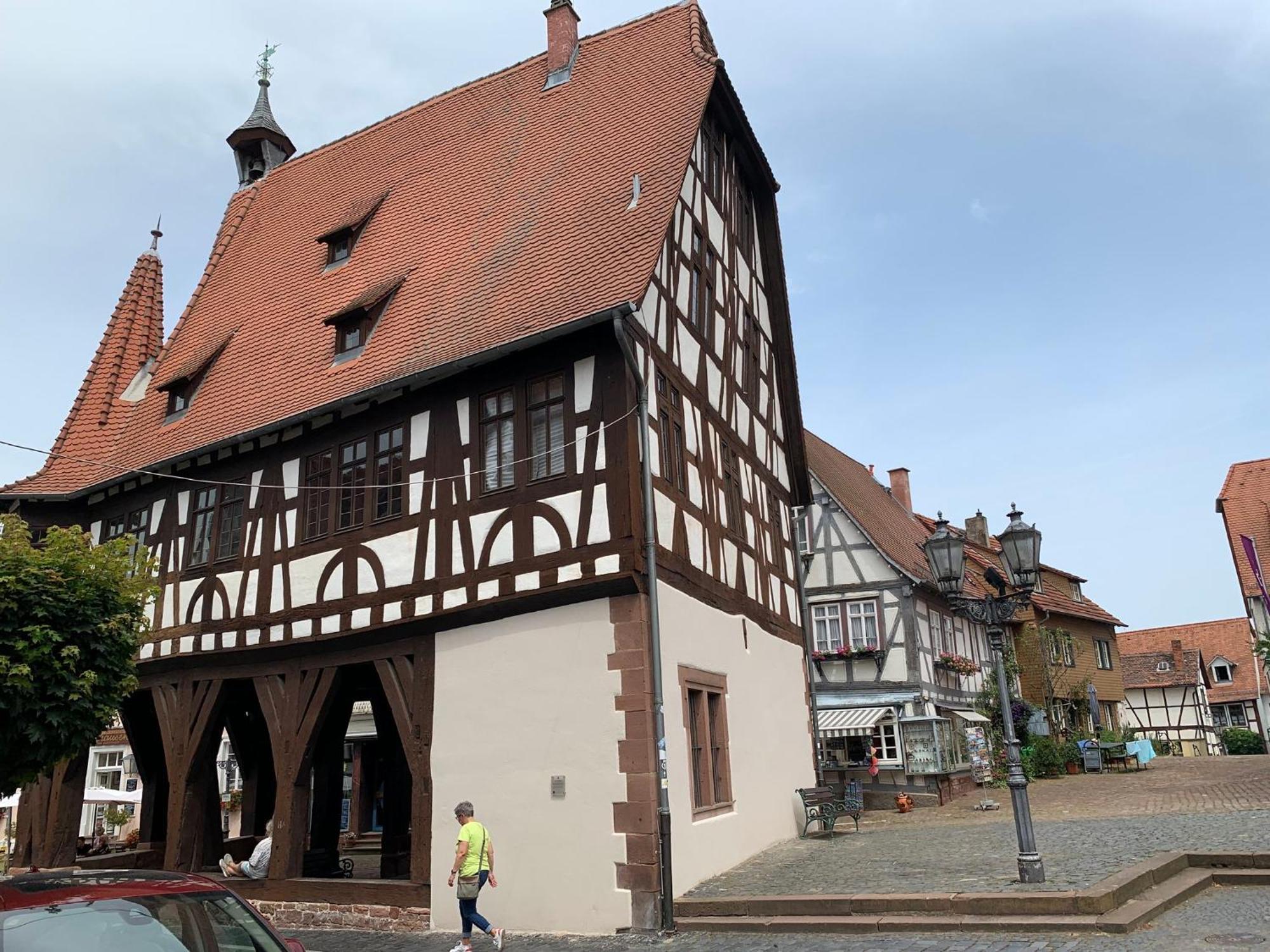 Apartment Am Historischen Rathaus 미헬슈타트 외부 사진